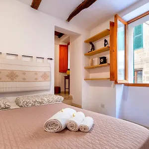  Apartament Nonno Efisio Old Town Włochy