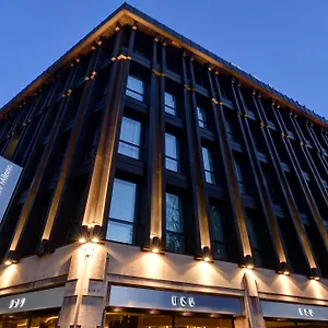 Hotel Cusani, Mediolan