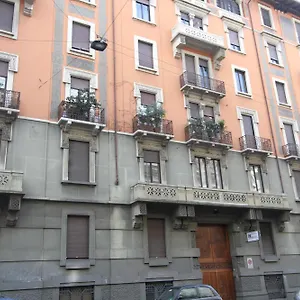 Hotel Brasil, Mediolan