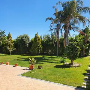 https://villa-antonella-carlentini.sicilyhotelsitaly.net